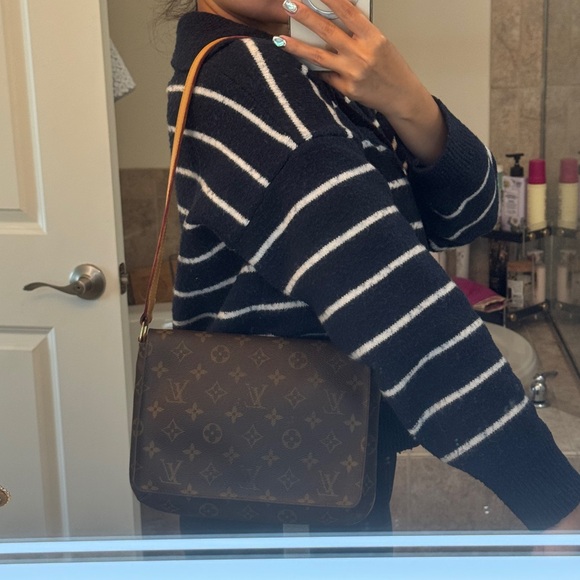 Louis Vuitton Handbags - Authentic Louis Vuitton Brown Monogram Shoulder Bag messenger bag